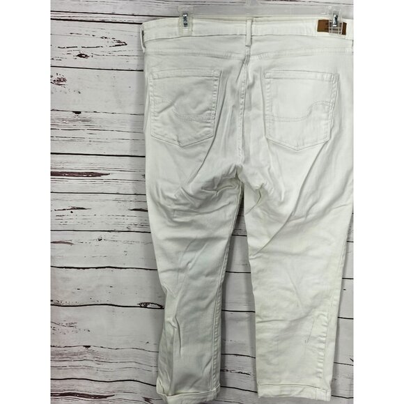 Signature By Levi Women’s White Cropped Ankle Distressed Jeans Size 20W - Picture 6 of 14